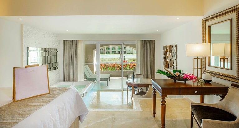 THE GRAND AT MOON PALACE - FAMILY DELUXE GARDEN VIEW BEDROOM